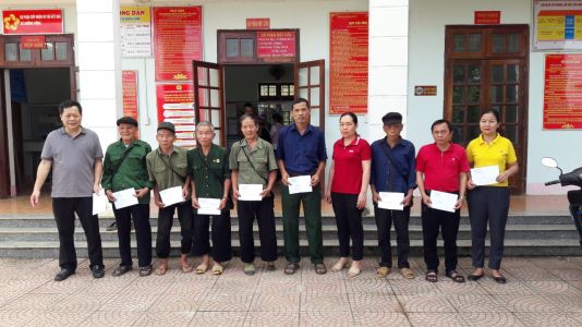 Sáng ngày 20/7/2023 đoàn bệnh viện Phổi Hà Giang đã đến thăm và tặng 9 suất quà